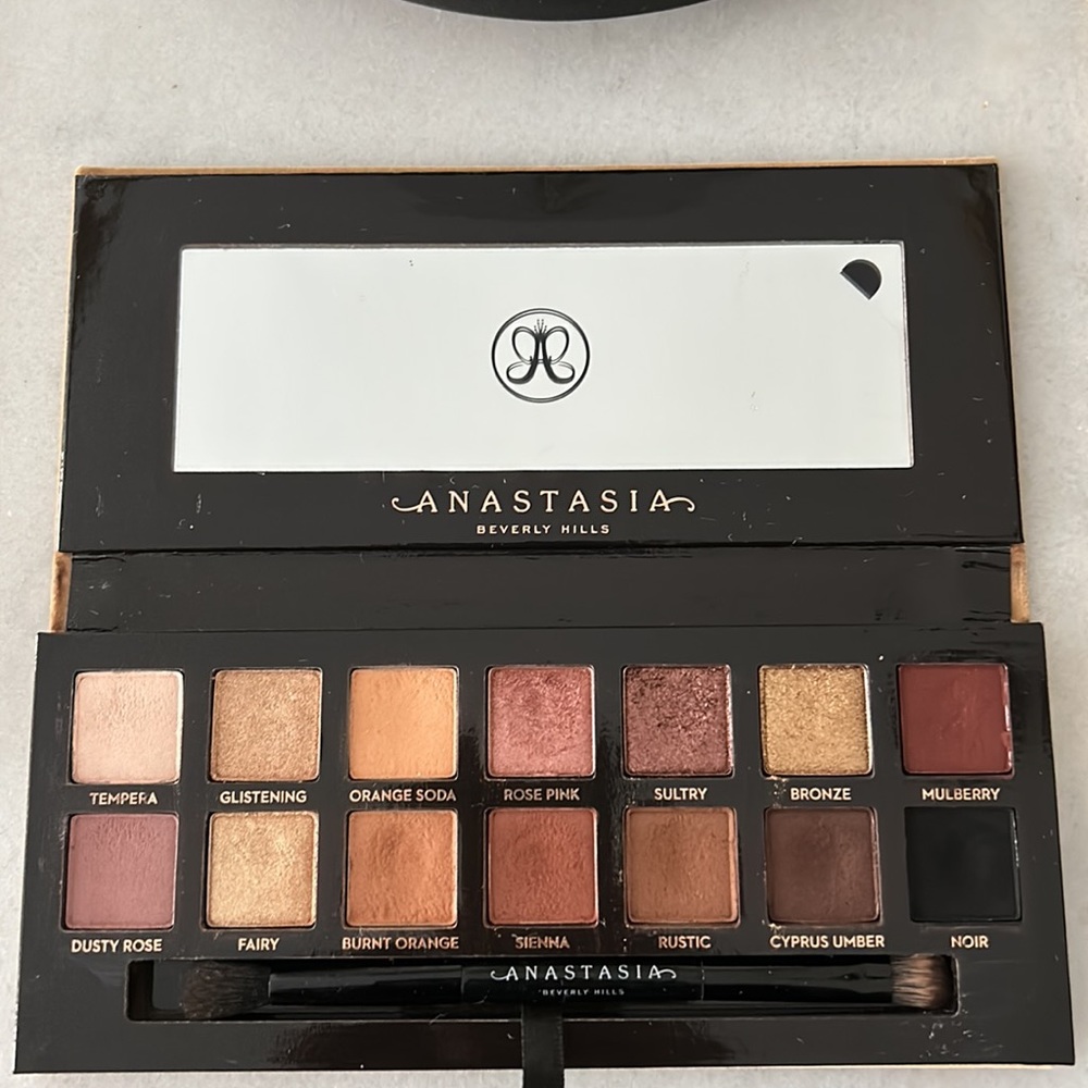 ABH Soft Glam eyeshadow palette